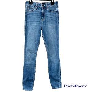 Hollister High-Rise Super Skinny Medium Wash Blue Jeans - Size 3 / 26